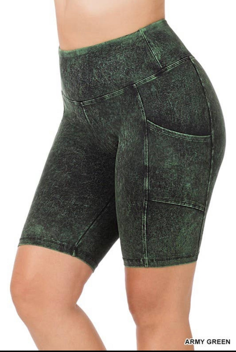 Plus Mineral Wash Wide Waistband Pocket Shorts