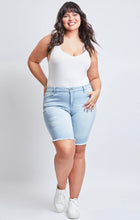 Load image into Gallery viewer, Curvy fit high rise Bermuda shorts
