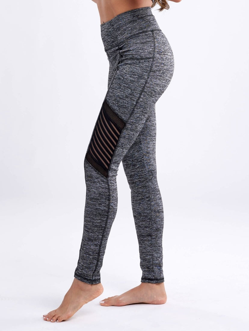 High-Waisted Workout Leggings with Mesh Panels and Side Pockets